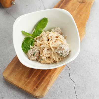 Spaghetti Meat Balls In White Sauce